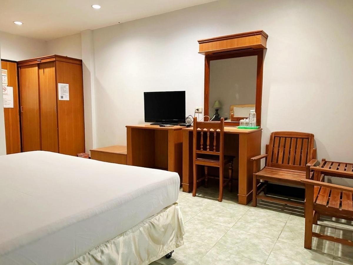 Kinnotel Phrae Extérieur photo