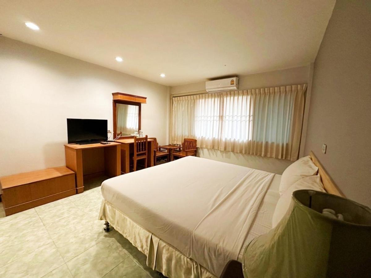 Kinnotel Phrae Extérieur photo