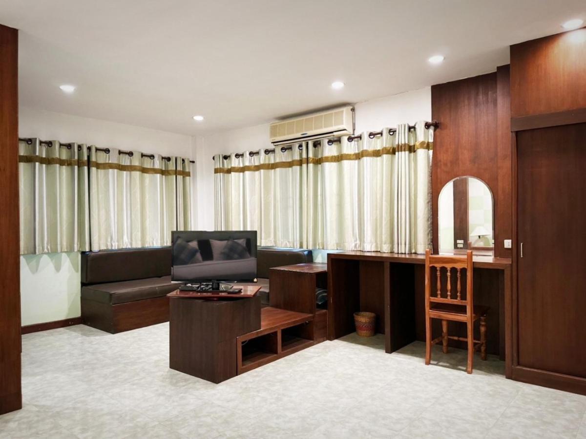 Kinnotel Phrae Extérieur photo